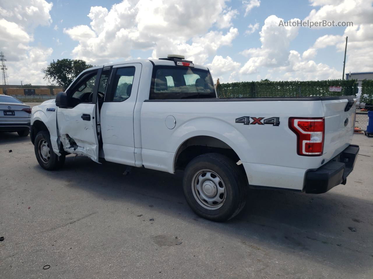 2018 Ford F150 Super Cab White vin: 1FTEX1EB1JFE23668