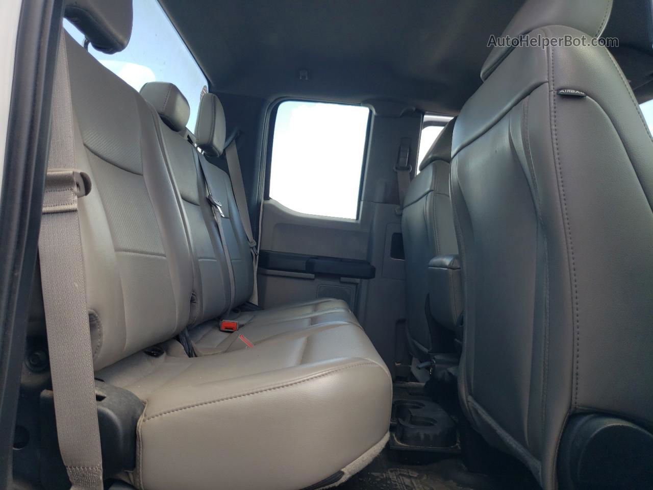 2018 Ford F150 Super Cab White vin: 1FTEX1EB1JFE23668