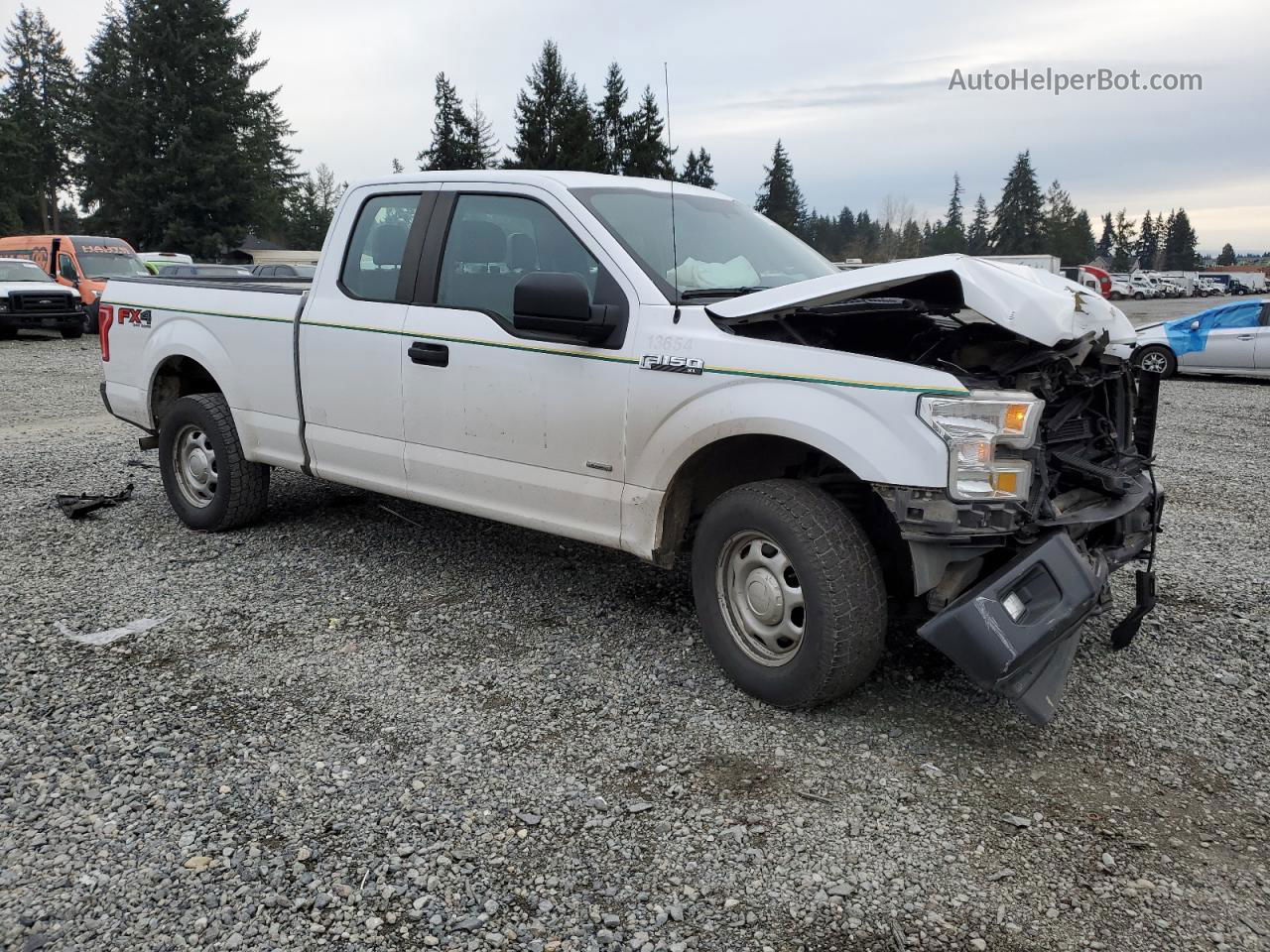 2017 Ford F150 Super Cab White vin: 1FTEX1EP4HKD82661