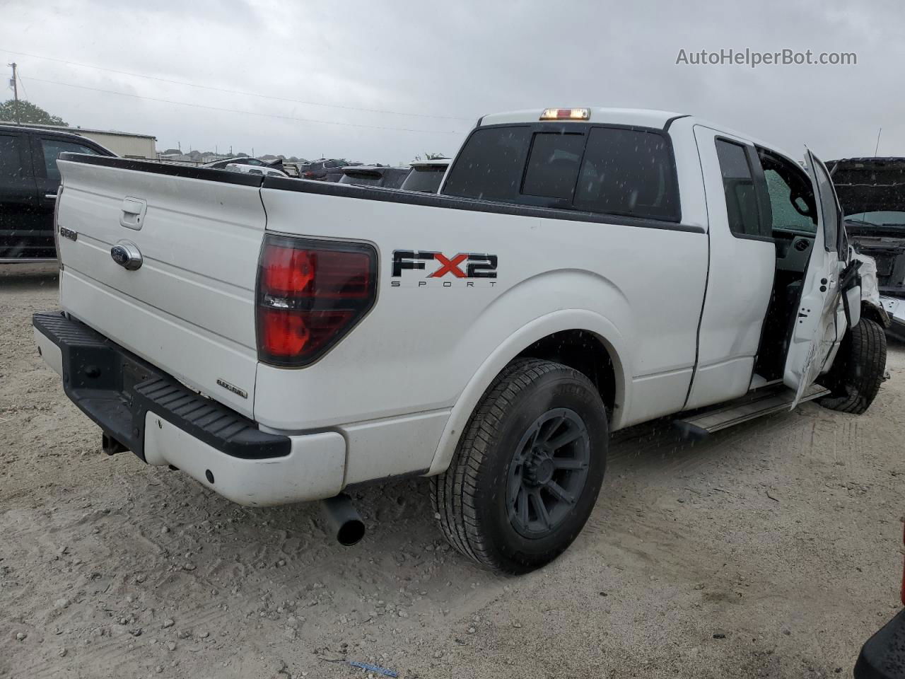 2011 Ford F150 Super Cab White vin: 1FTFX1CF1BKE08123