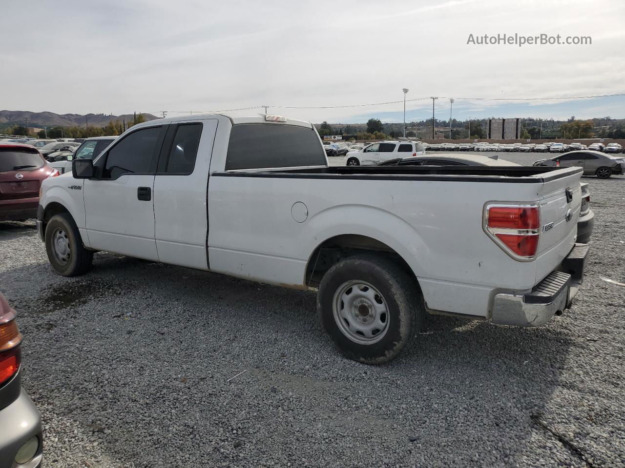 2014 Ford F150 Super Cab White vin: 1FTFX1CF6EKD15117