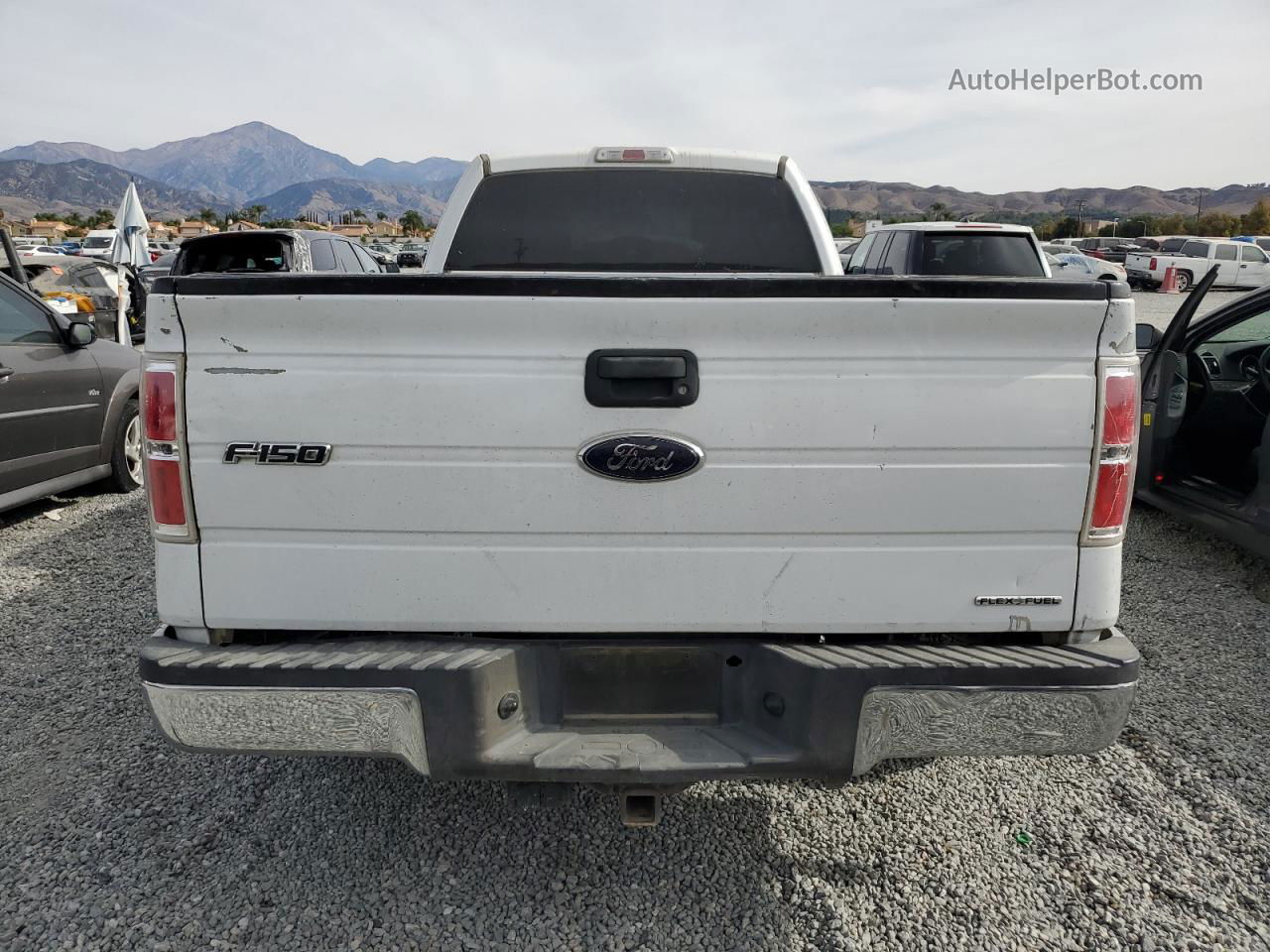 2014 Ford F150 Super Cab White vin: 1FTFX1CF6EKD15117