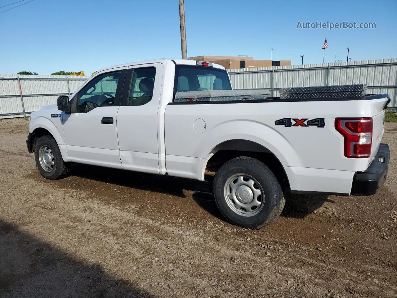 2018 Ford F150 Super Cab White vin: 1FTFX1E52JKC41029