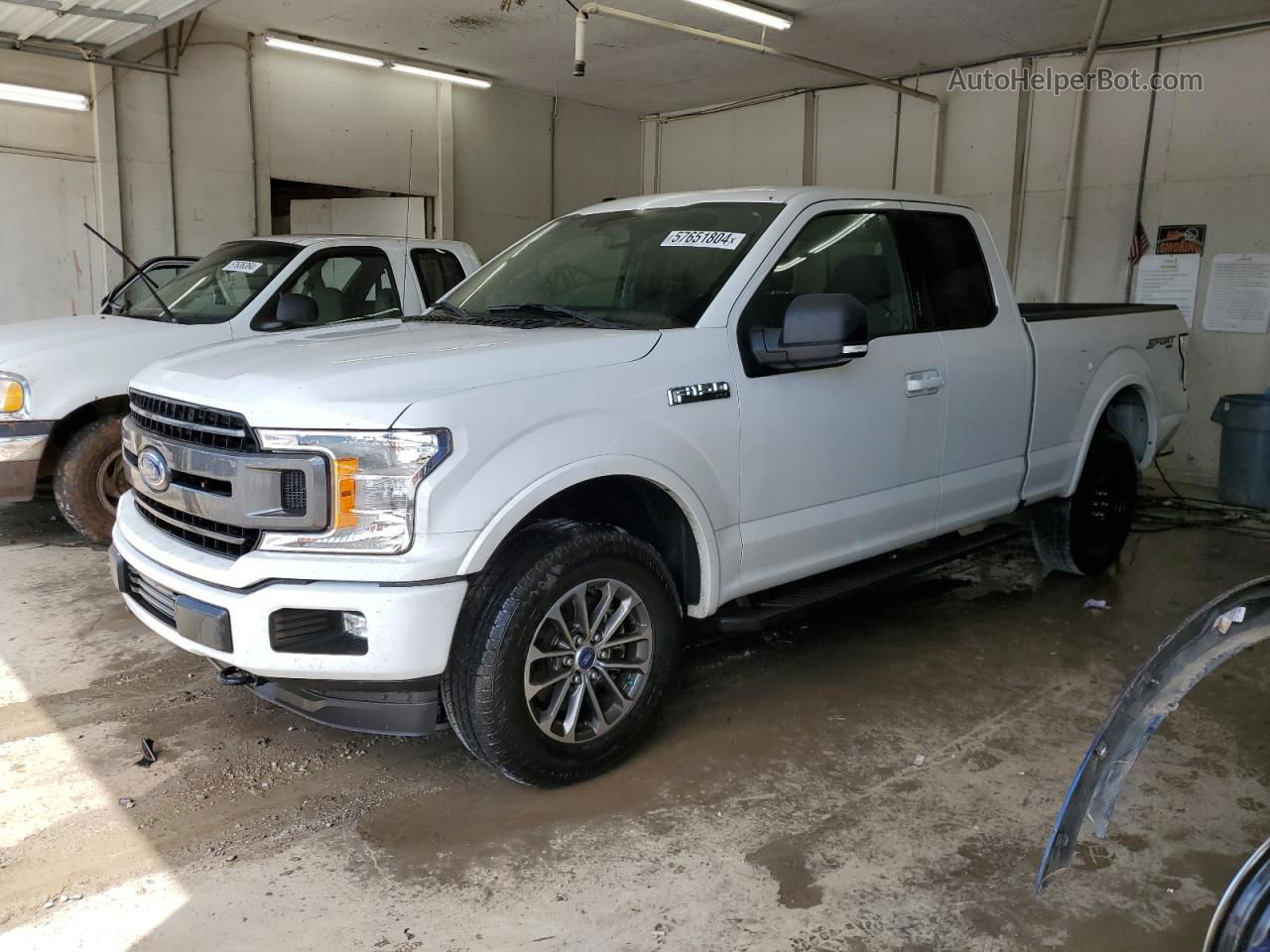 2018 Ford F150 Super Cab White vin: 1FTFX1E59JFE08995