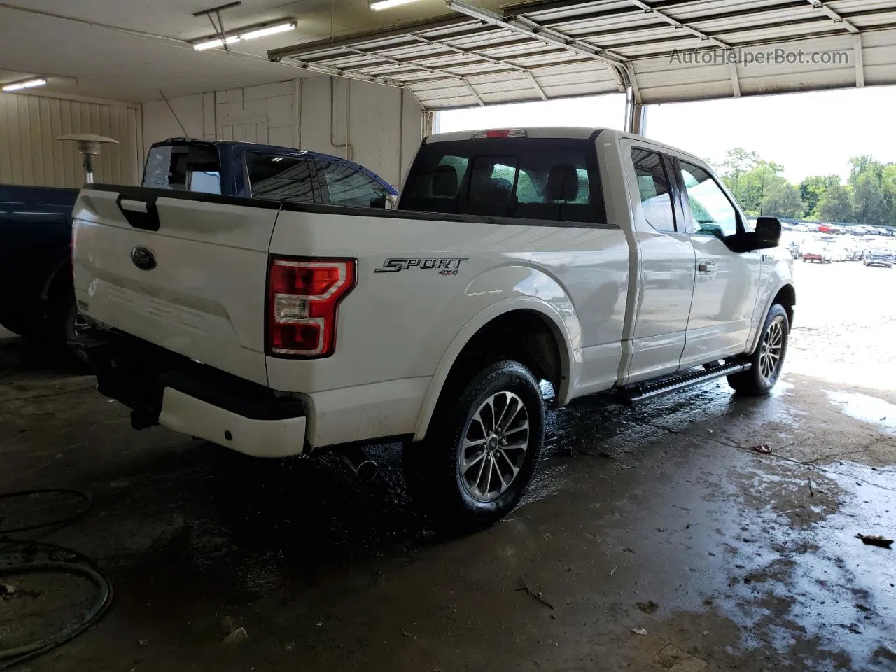 2018 Ford F150 Super Cab White vin: 1FTFX1E59JFE08995