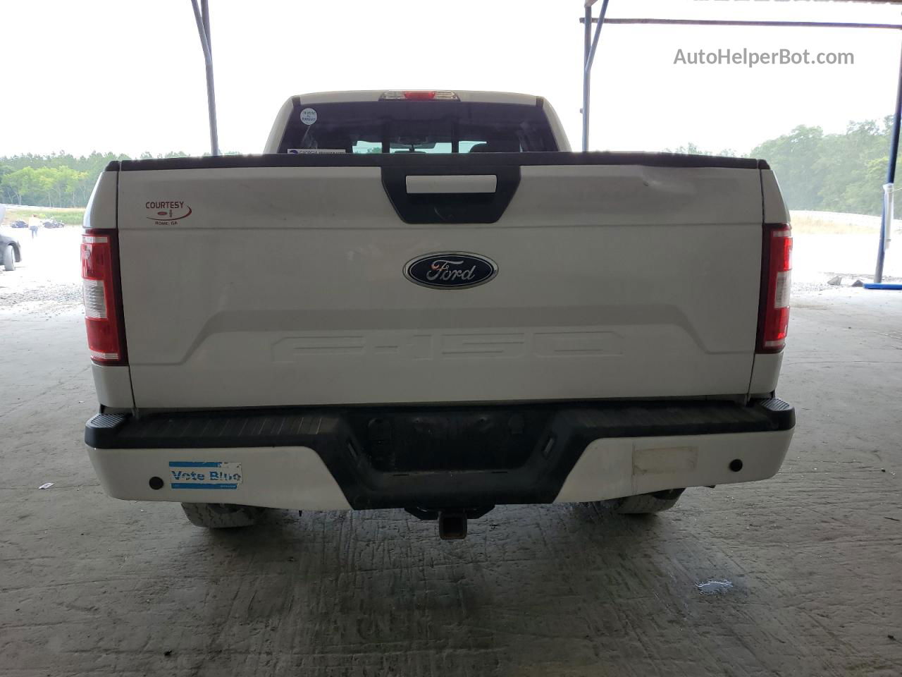 2018 Ford F150 Super Cab White vin: 1FTFX1E5XJFB62541