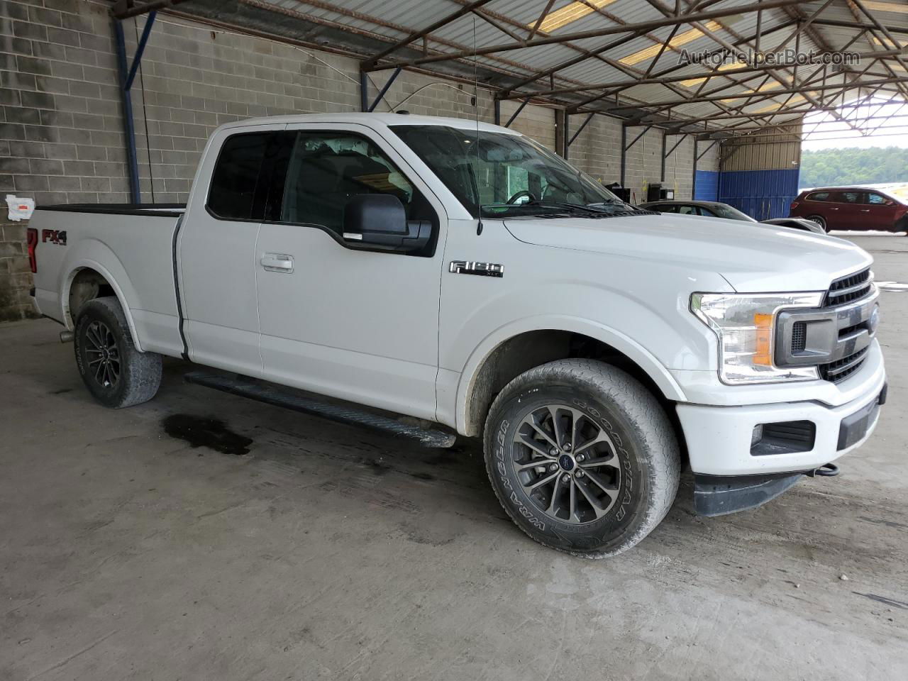 2018 Ford F150 Super Cab White vin: 1FTFX1E5XJFB62541