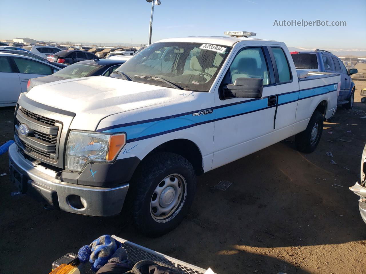 2014 Ford F150 Super Cab Двухцветный vin: 1FTFX1EF0EKG34719