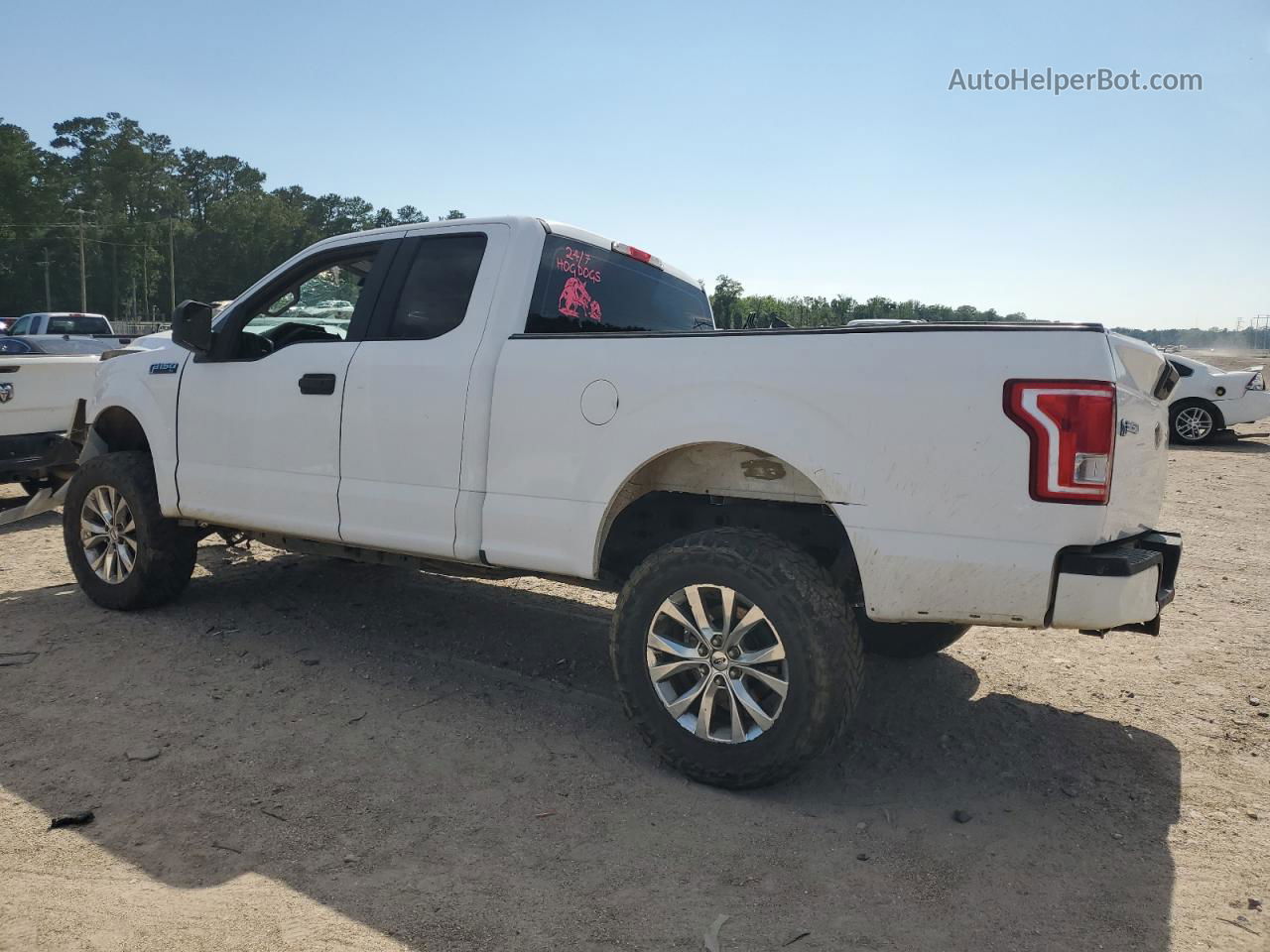 2017 Ford F150 Super Cab White vin: 1FTFX1EF1HKE33447