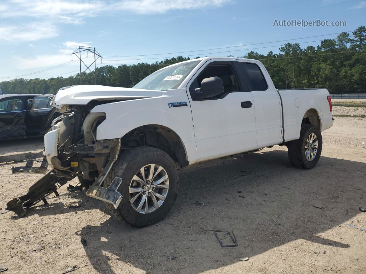 2017 Ford F150 Super Cab White vin: 1FTFX1EF1HKE33447