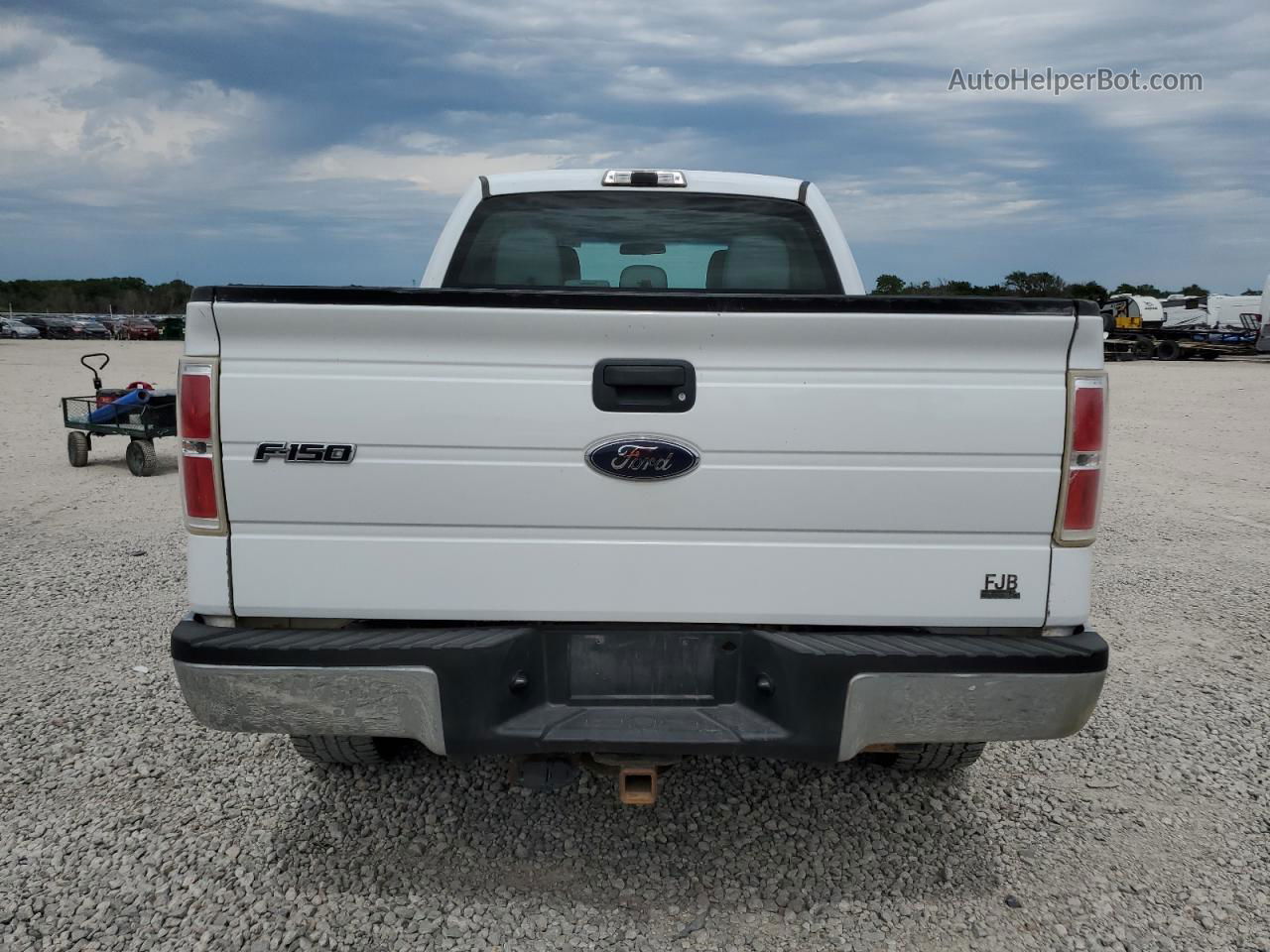 2014 Ford F150 Super Cab White vin: 1FTFX1EF6EKG48012