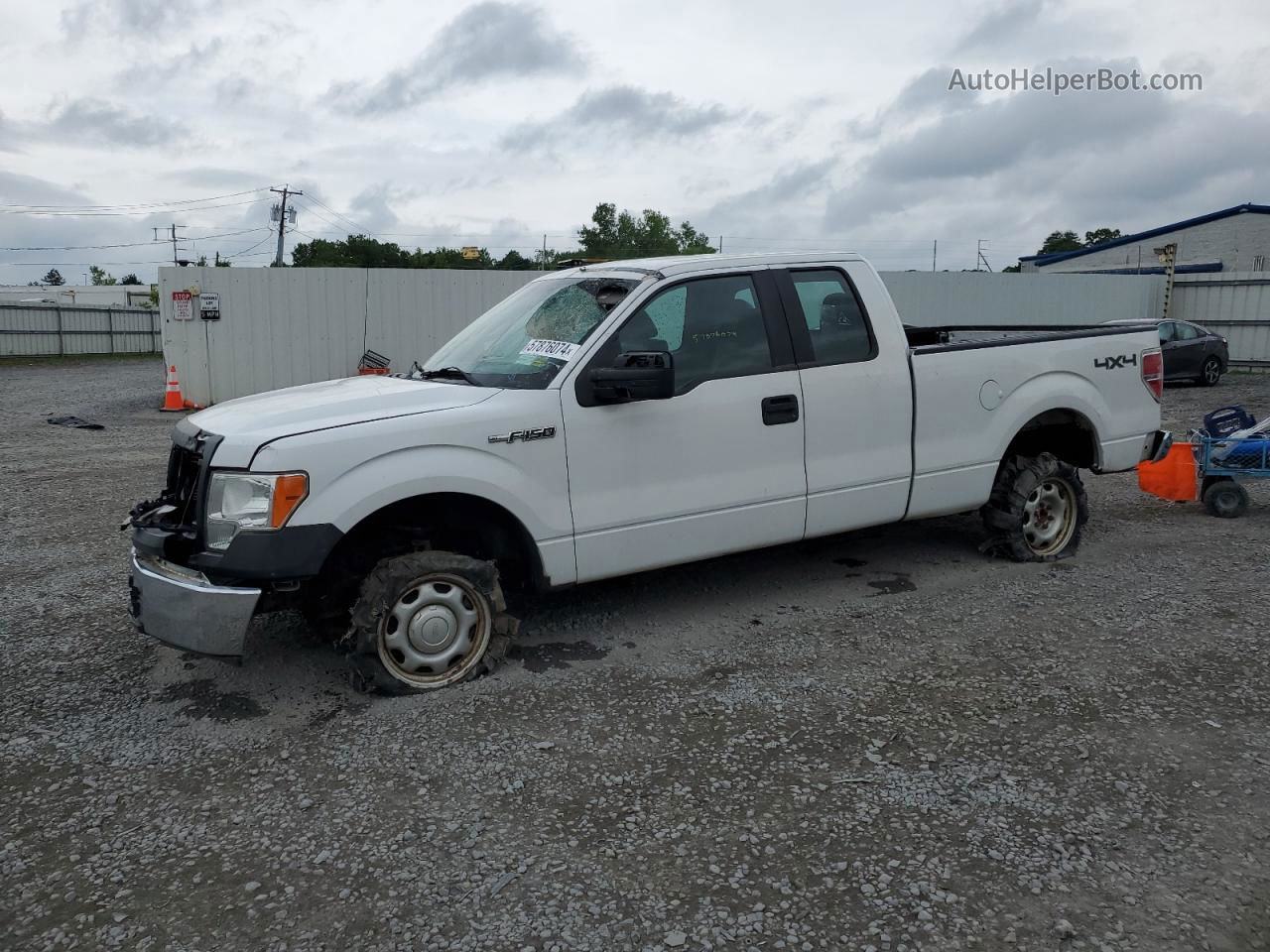 2014 Ford F150 Super Cab White vin: 1FTFX1EF9EFB86697