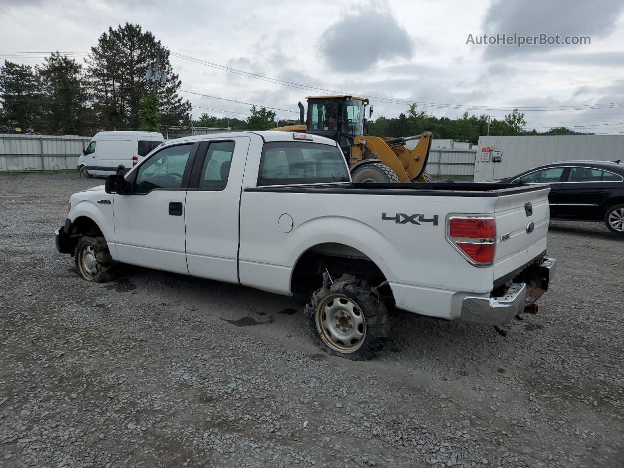 2014 Ford F150 Super Cab White vin: 1FTFX1EF9EFB86697