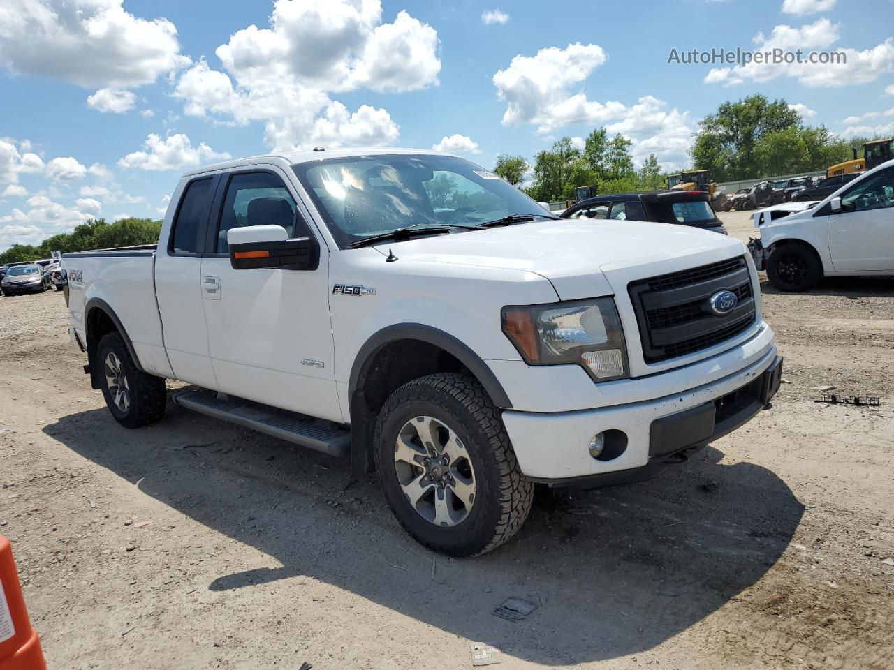 2014 Ford F150 Super Cab White vin: 1FTFX1ET9EFC99040