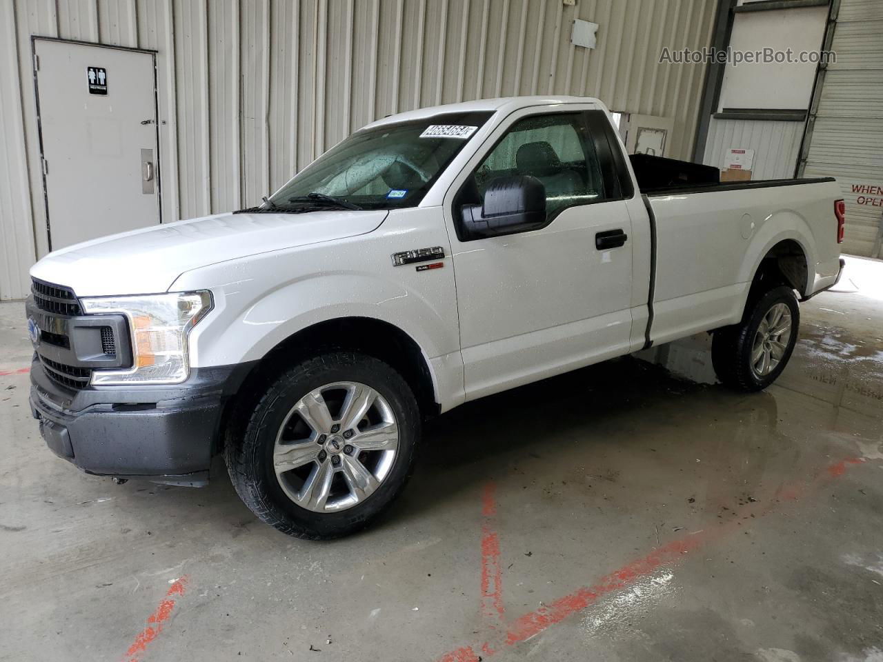 2018 Ford F150  White vin: 1FTMF1C55JKC73597