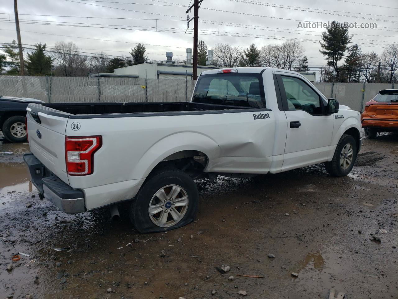 2019 Ford F150  White vin: 1FTMF1C56KKE18826