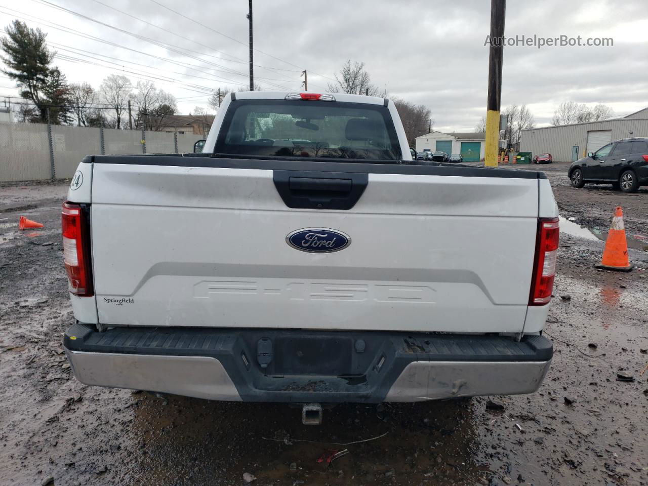 2019 Ford F150  White vin: 1FTMF1C56KKE18826