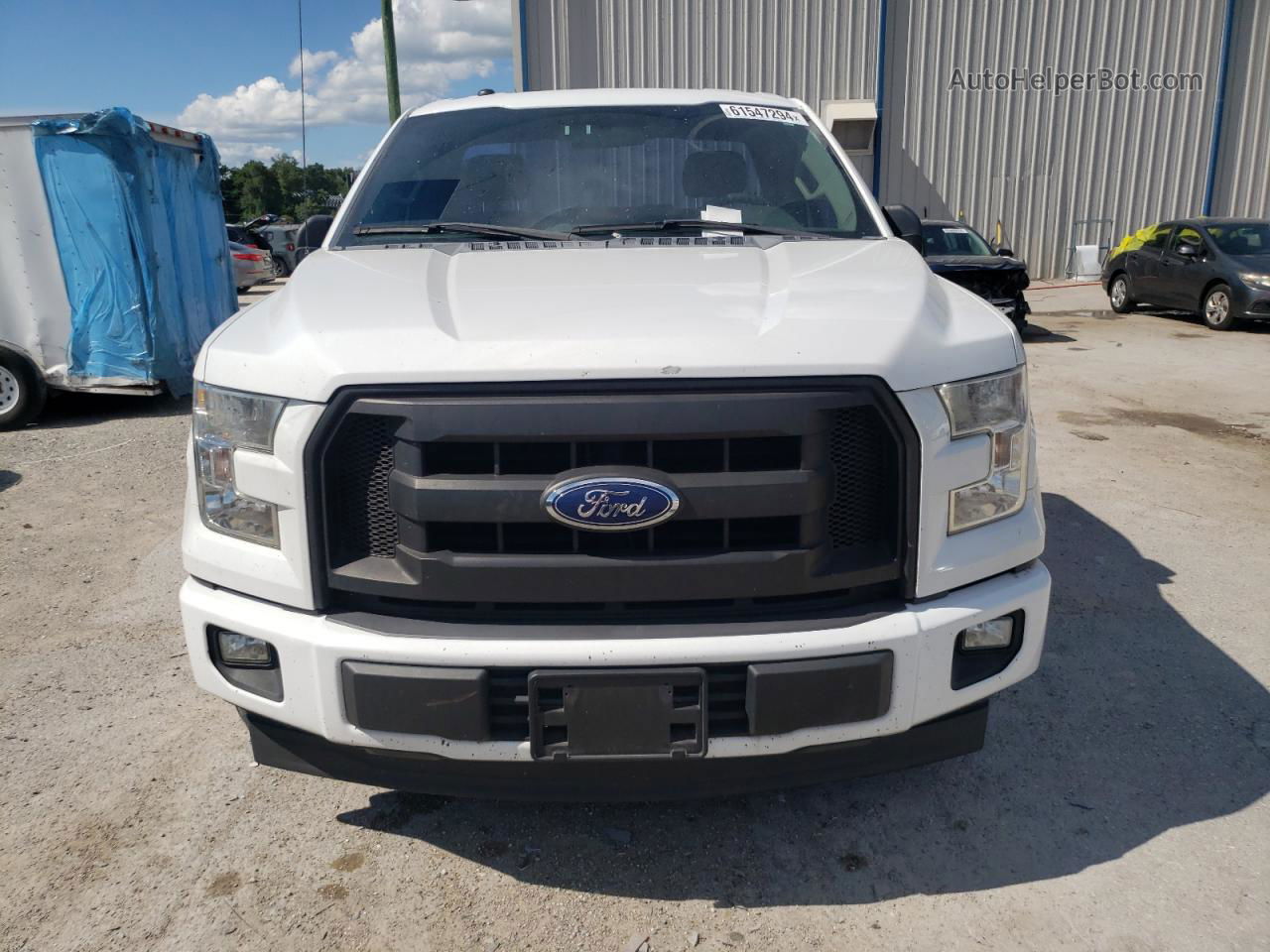 2017 Ford F150  White vin: 1FTMF1C85HFC50351