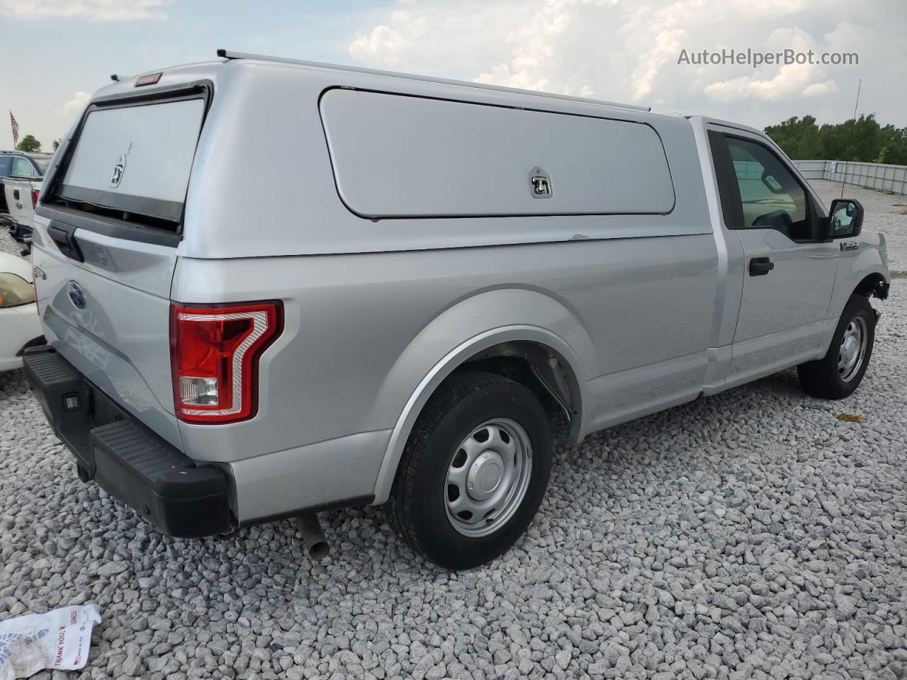 2017 Ford F150  Silver vin: 1FTMF1C87HKE27117