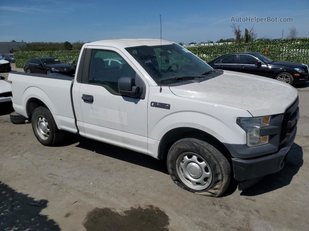 2017 Ford F150  White vin: 1FTMF1C89HKD44210