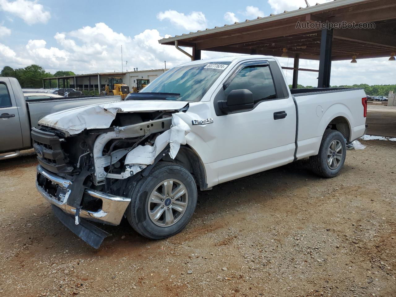 2017 Ford F150  White vin: 1FTMF1C8XHFA80939