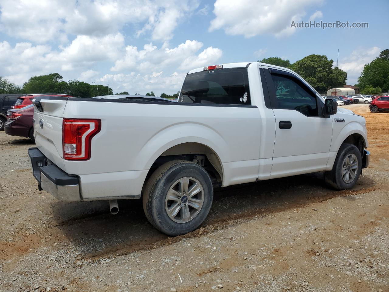 2017 Ford F150  White vin: 1FTMF1C8XHFA80939