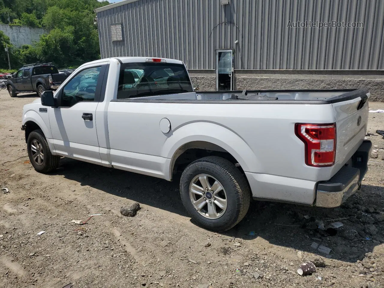 2018 Ford F150  White vin: 1FTMF1CB2JKF69621