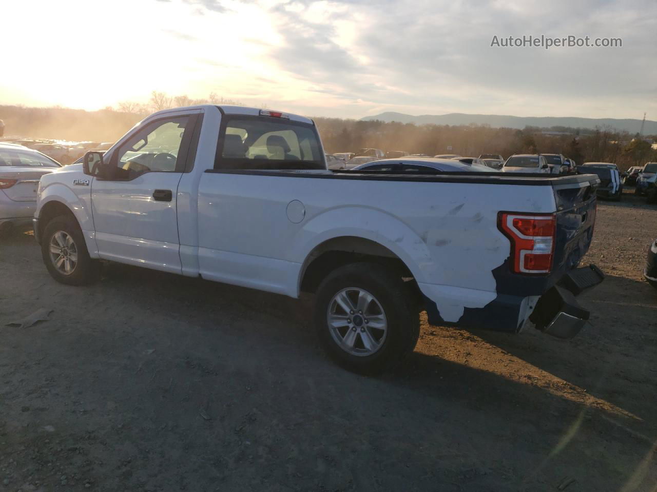 2019 Ford F150  White vin: 1FTMF1CB4KKE99332