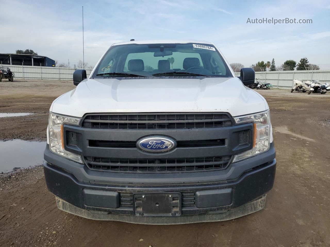 2018 Ford F150  White vin: 1FTMF1CB8JKE82242