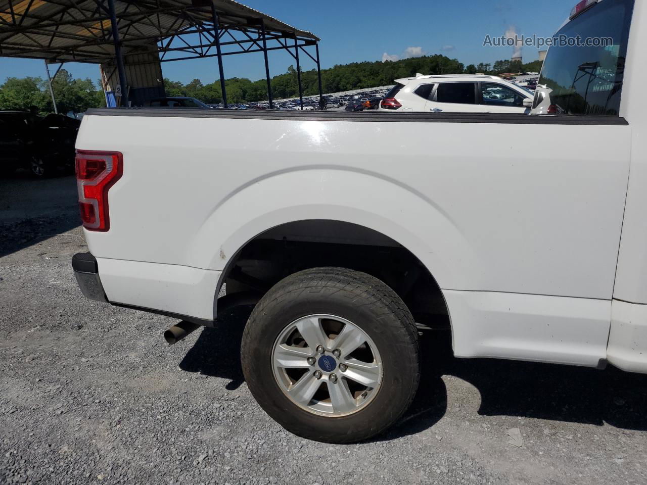 2018 Ford F150  White vin: 1FTMF1CBXJFD18323