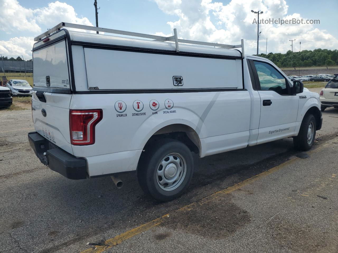 2017 Ford F150  White vin: 1FTMF1CF8HKC08021