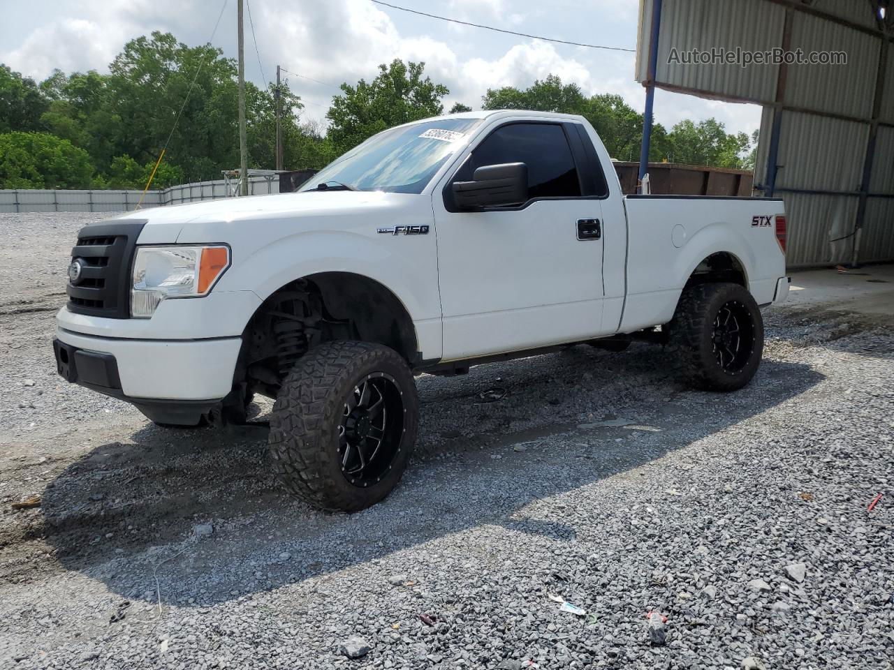 2011 Ford F150  White vin: 1FTMF1CM0BFC57972