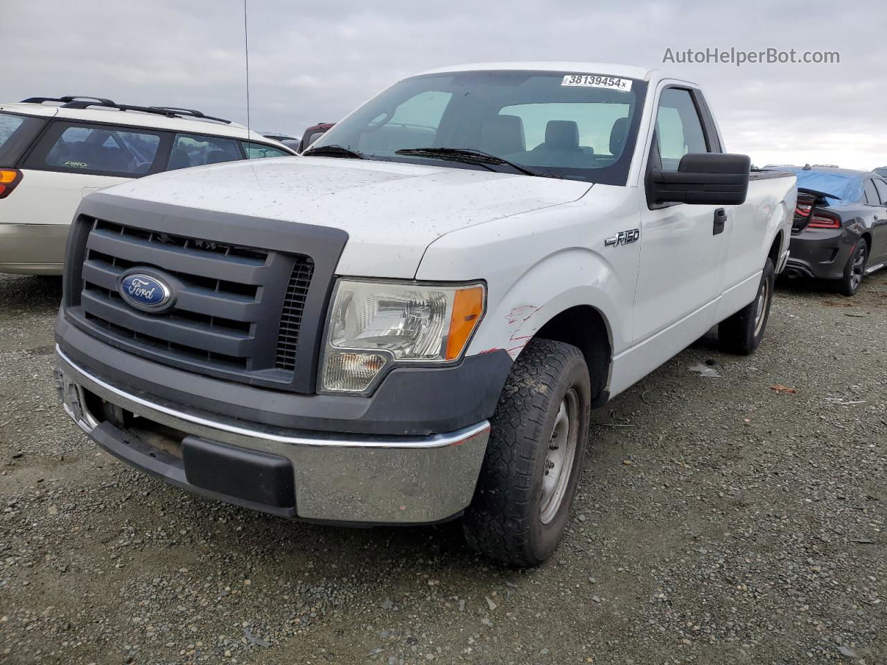 2011 Ford F150  Белый vin: 1FTMF1CM1BKD72197