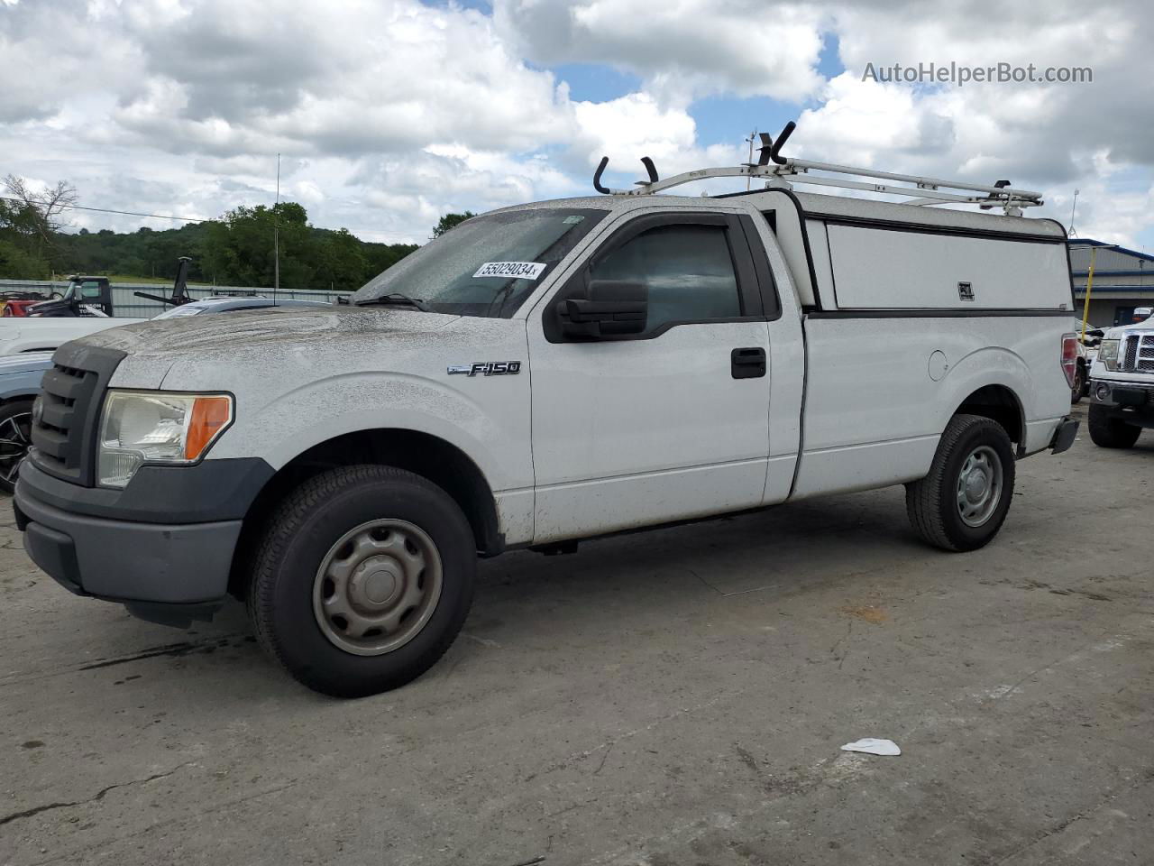 2011 Ford F150  White vin: 1FTMF1CM2BKD00831