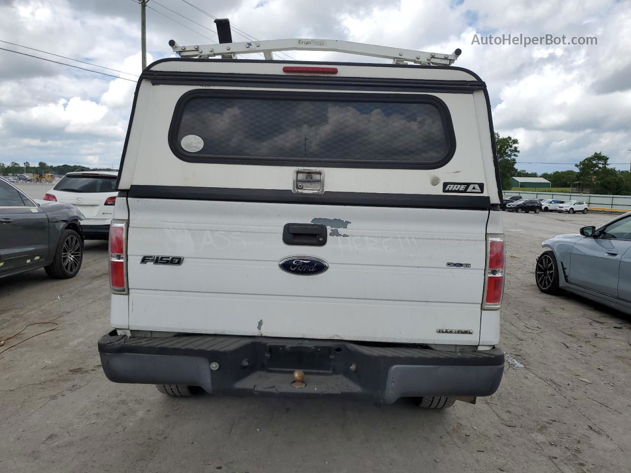 2011 Ford F150  White vin: 1FTMF1CM2BKD00831