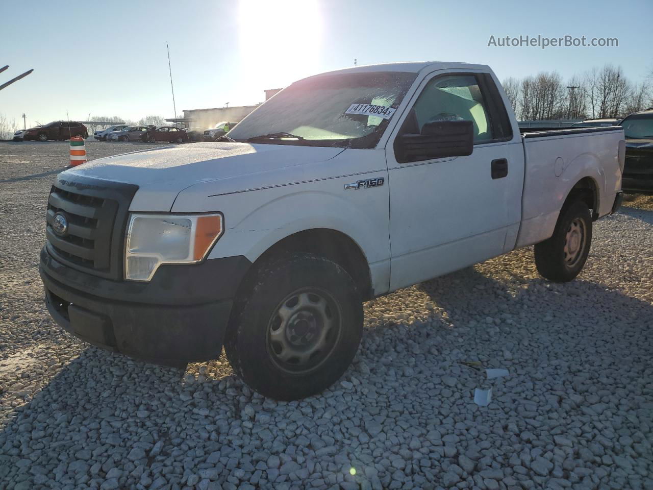 2011 Ford F150  White vin: 1FTMF1CM3BFB76108