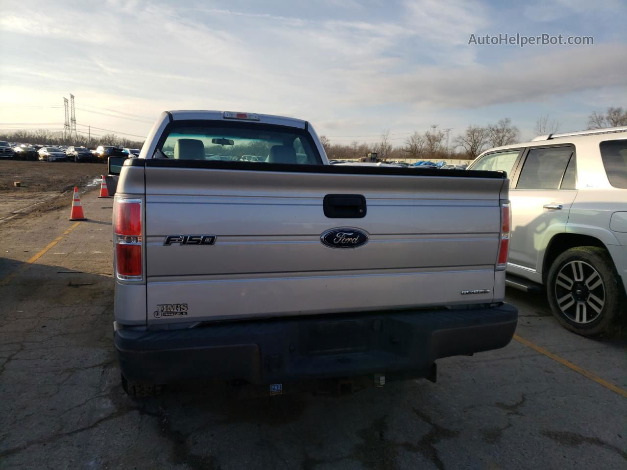 2014 Ford F150  Silver vin: 1FTMF1CM7EKE54746