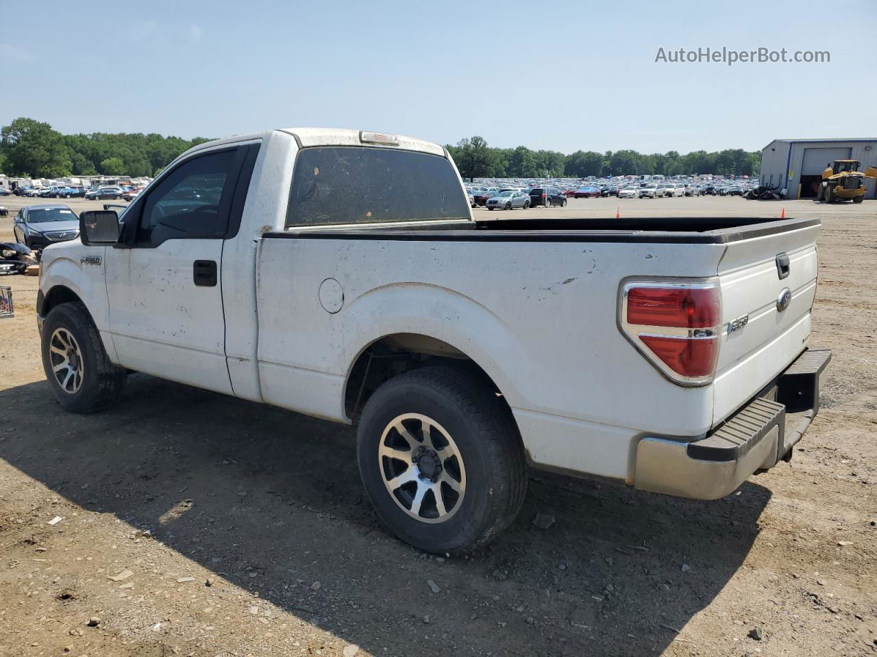 2011 Ford F150  White vin: 1FTMF1CM8BFA24387