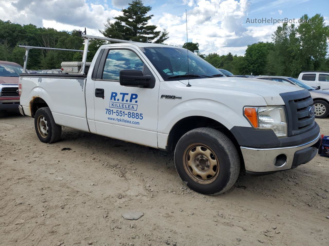 2011 Ford F150  White vin: 1FTMF1CMXBKD69766