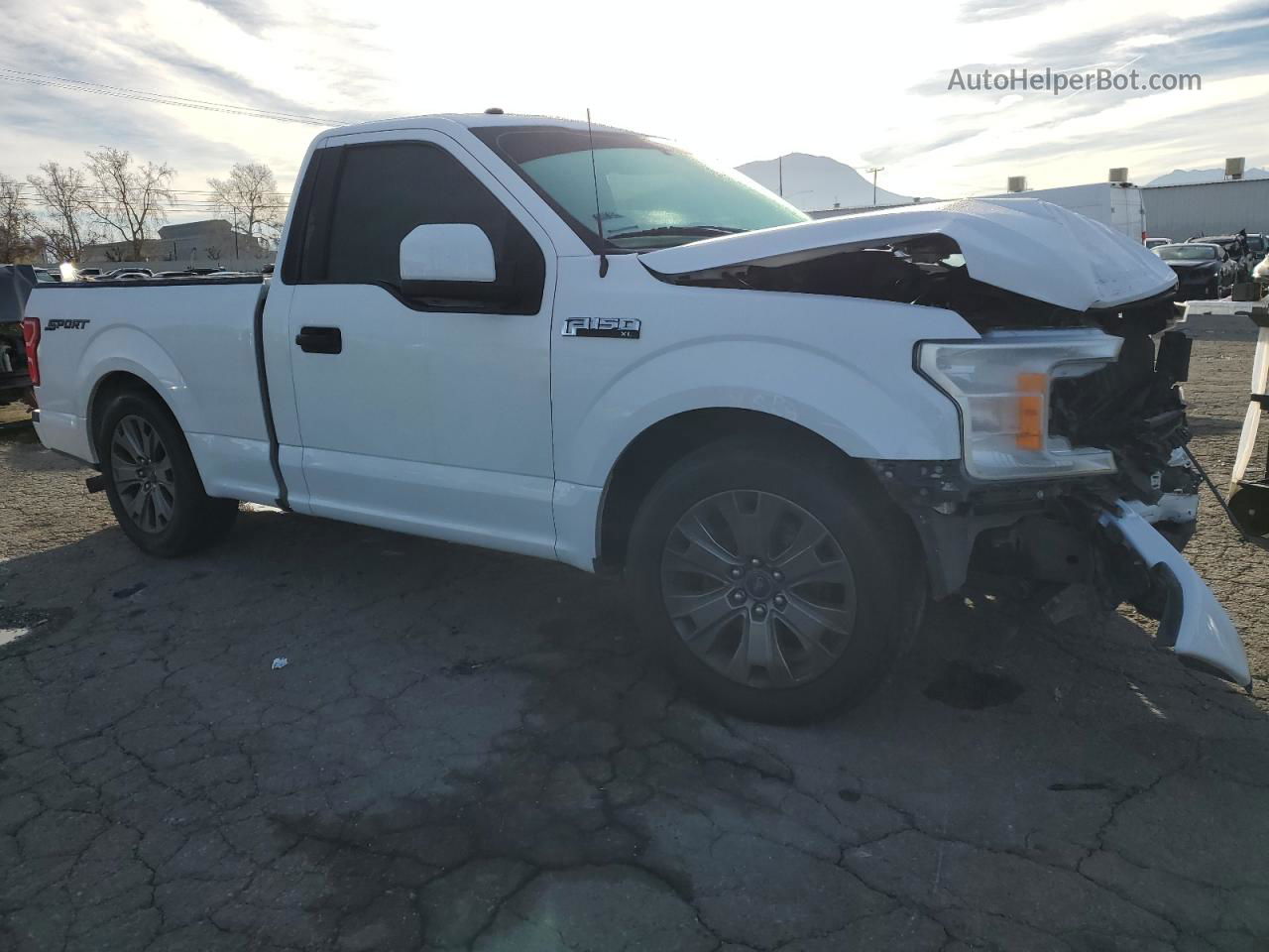 2018 Ford F150  White vin: 1FTMF1CP4JKF20593