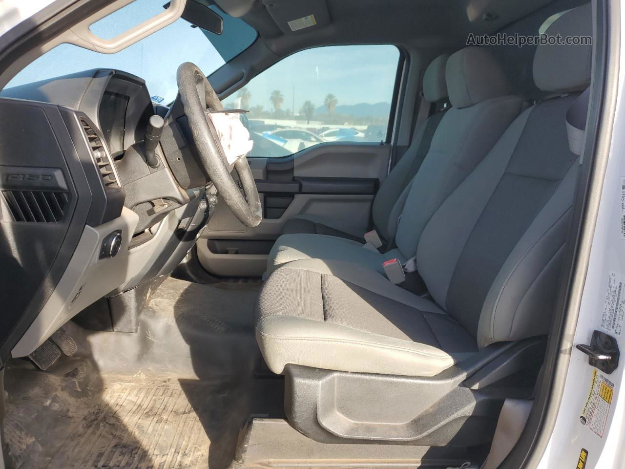 2018 Ford F150  White vin: 1FTMF1CP4JKF20593