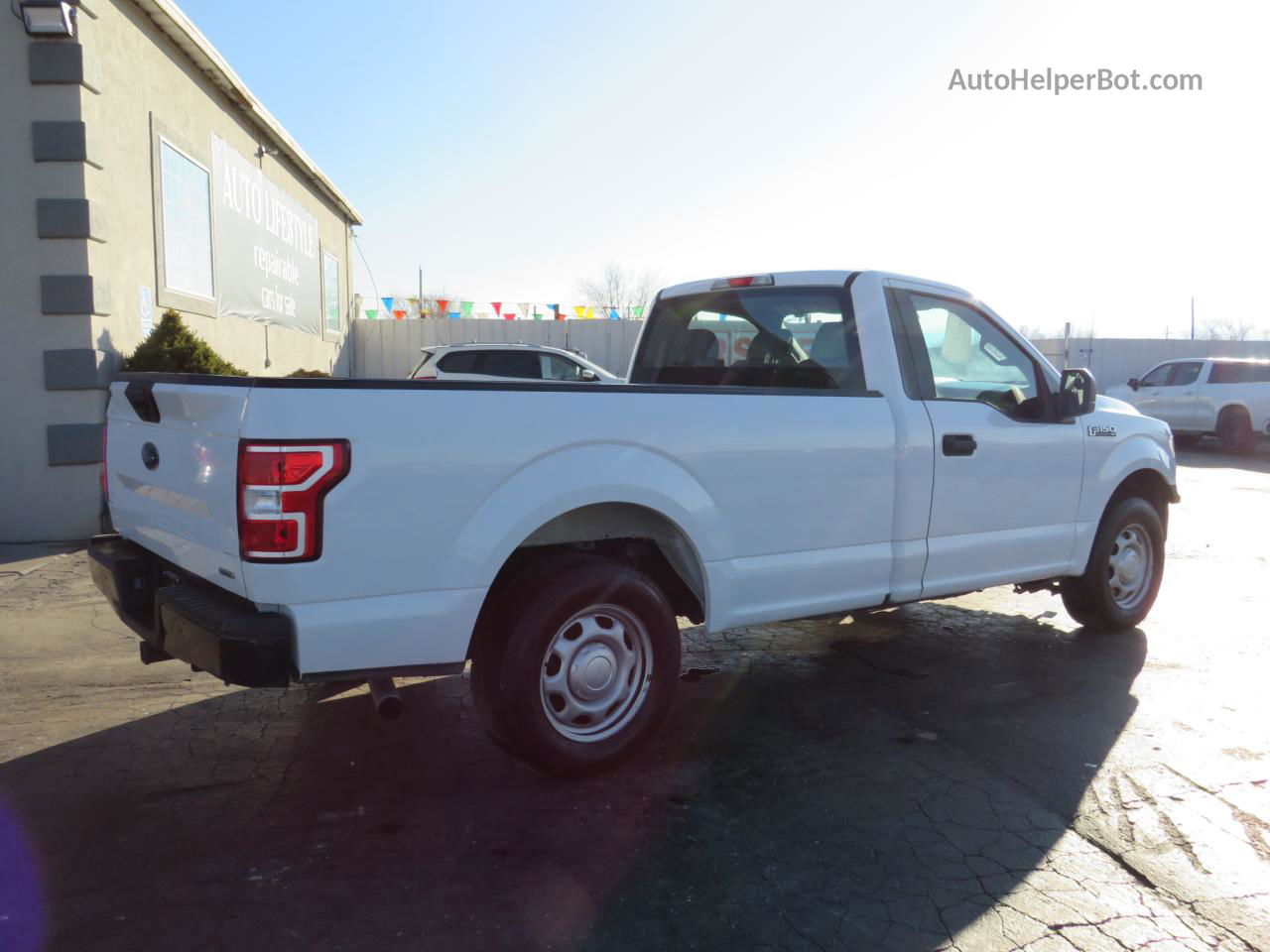 2018 Ford F150  White vin: 1FTMF1CP7JKF27893