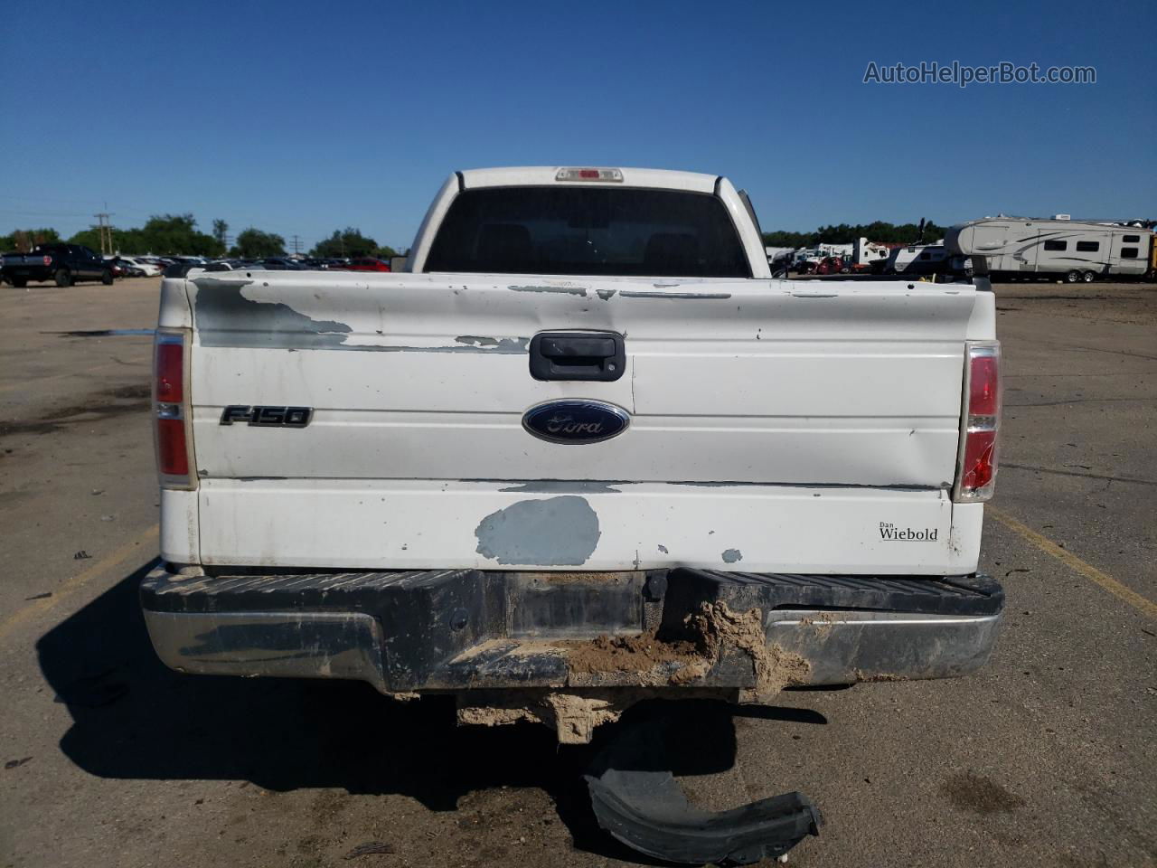 2010 Ford F150  White vin: 1FTMF1CW4AKE35020