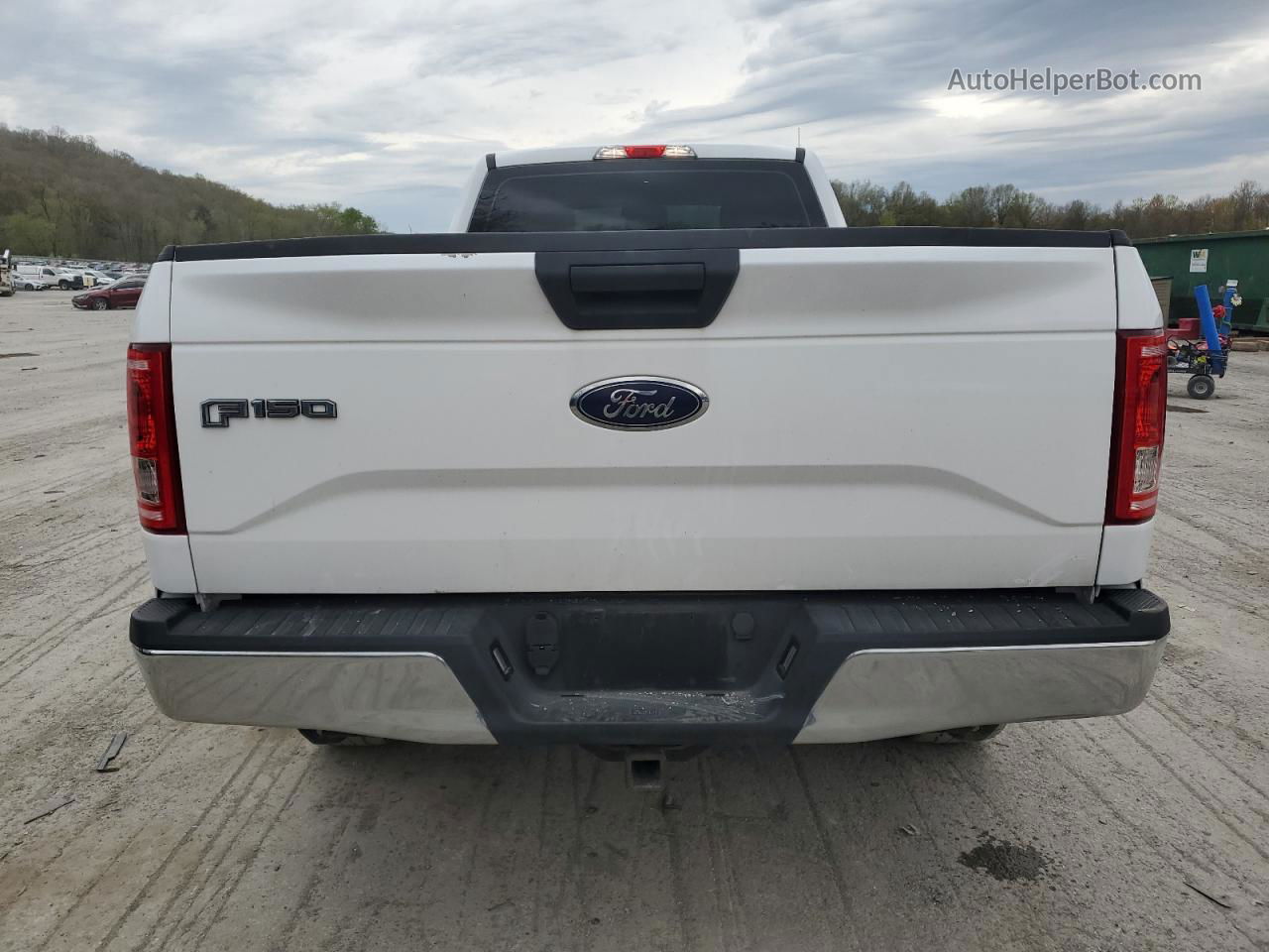 2017 Ford F150 White vin: 1FTMF1E8XHKC09069