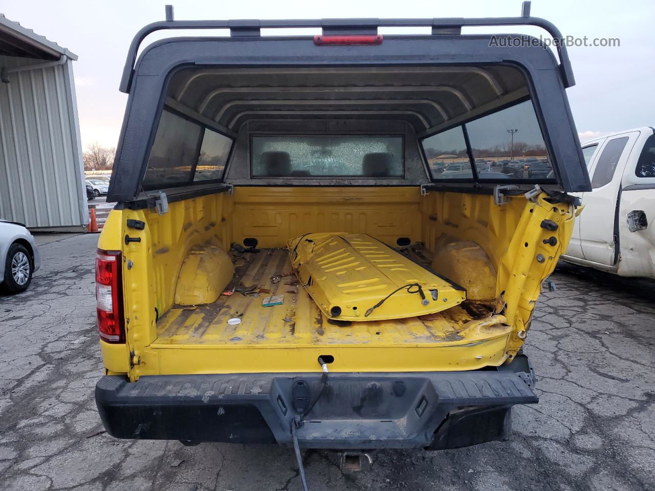 2020 Ford F150  Yellow vin: 1FTMF1EB2LKE48393