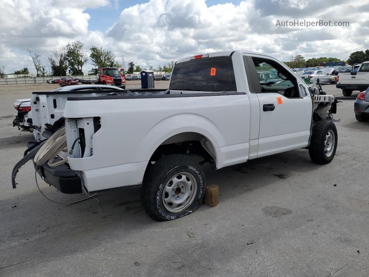 2018 Ford F150  White vin: 1FTMF1EB3JFD61172