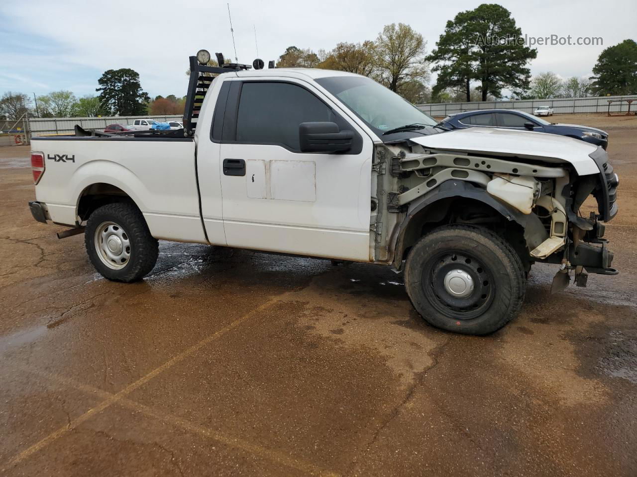 2014 Ford F150  White vin: 1FTMF1EM2EKE58135