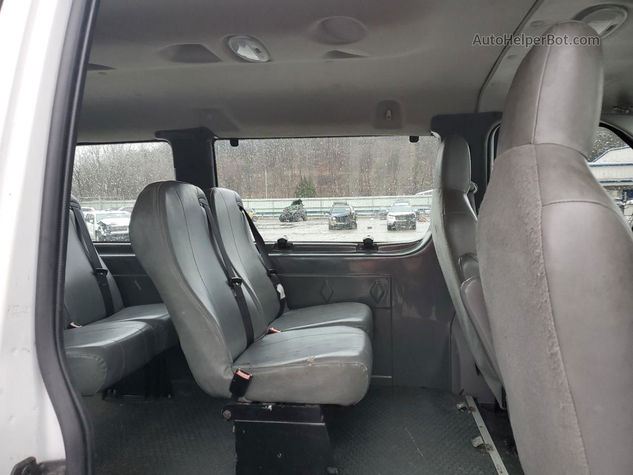 2010 Ford Econoline E150 Van White vin: 1FTNE1EW2ADA78316