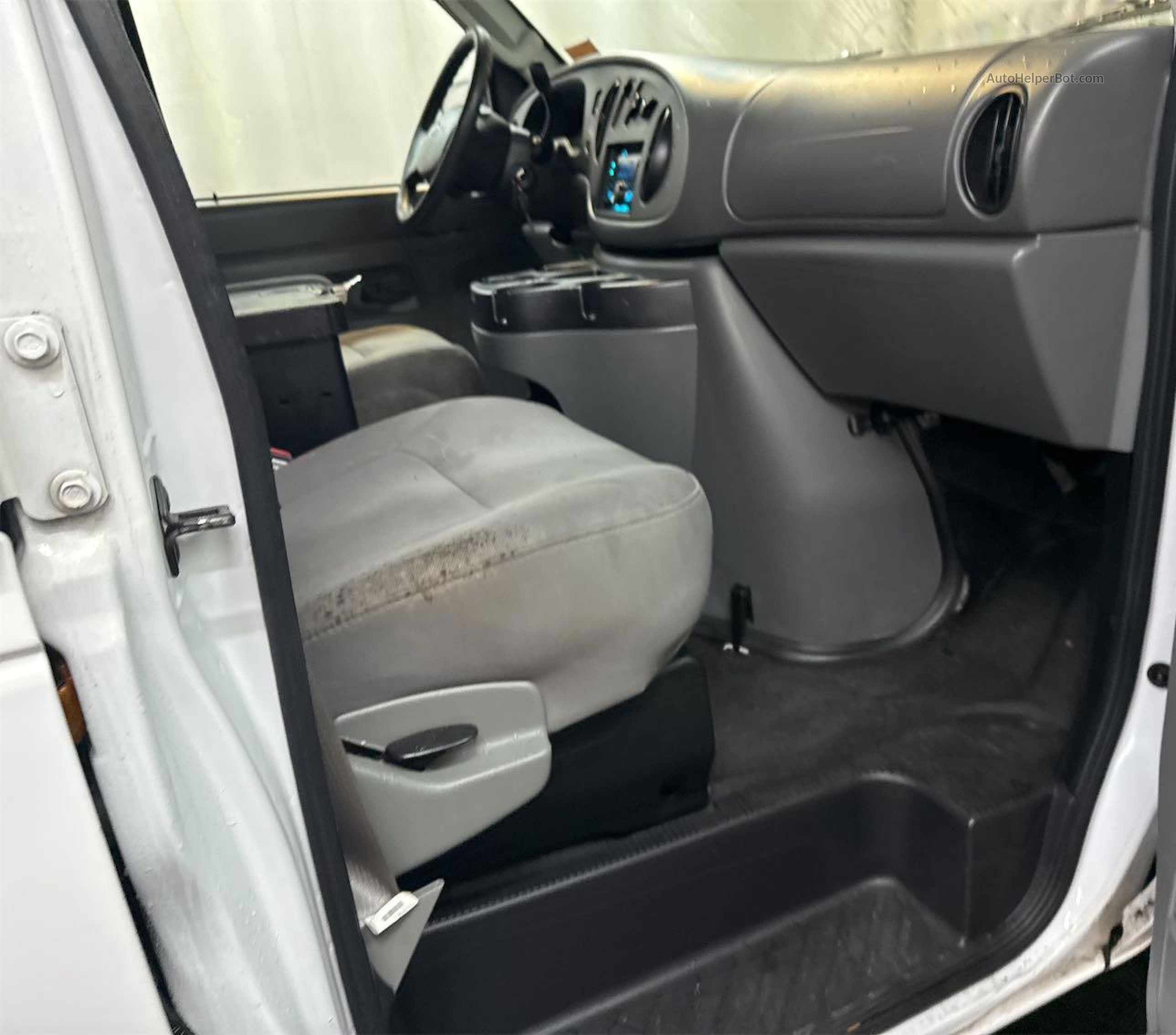2007 Ford Econoline E250 Van vin: 1FTNE24L17DA66521