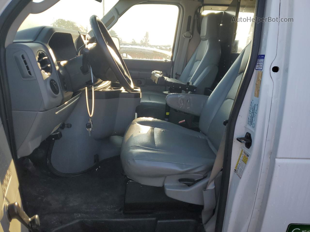 2010 Ford Econoline E250 Van White vin: 1FTNE2ELXADA42997